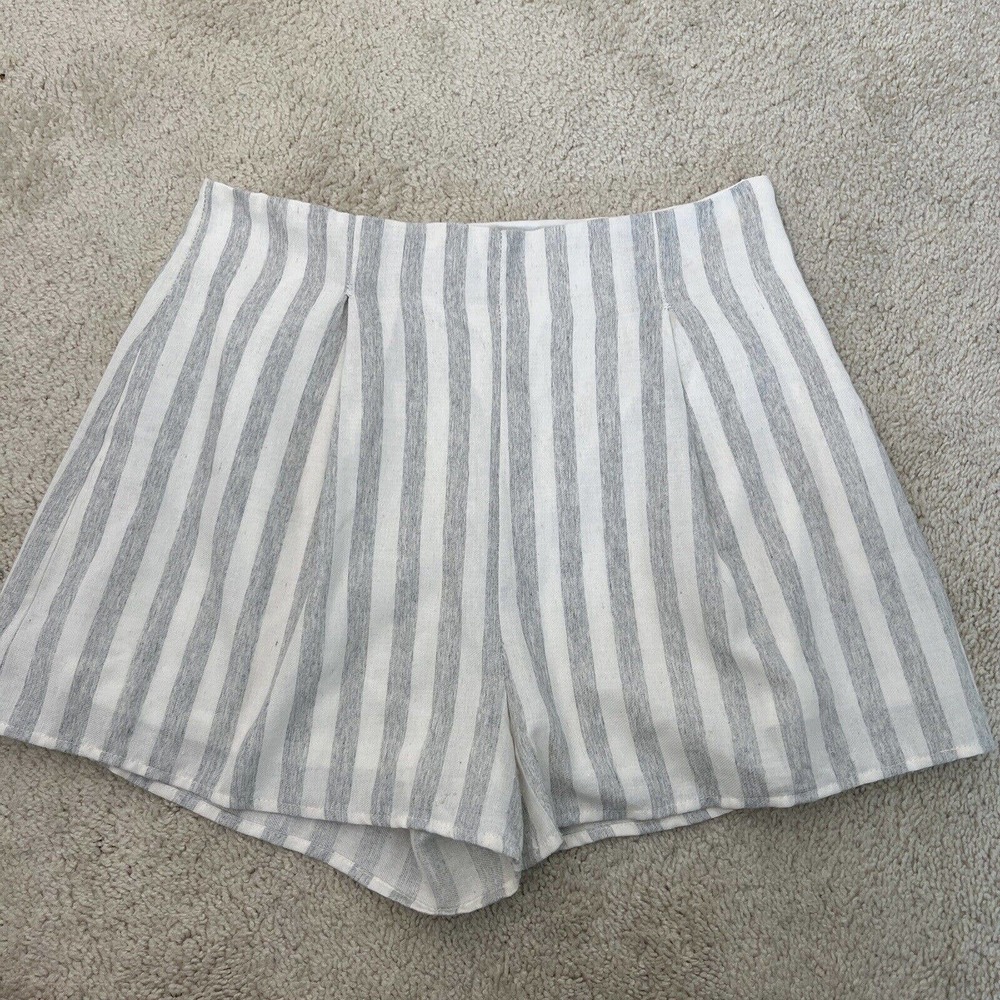 Sadie & Sage Light Gray And White Striped Side Zip High-Rise Shorts Size L